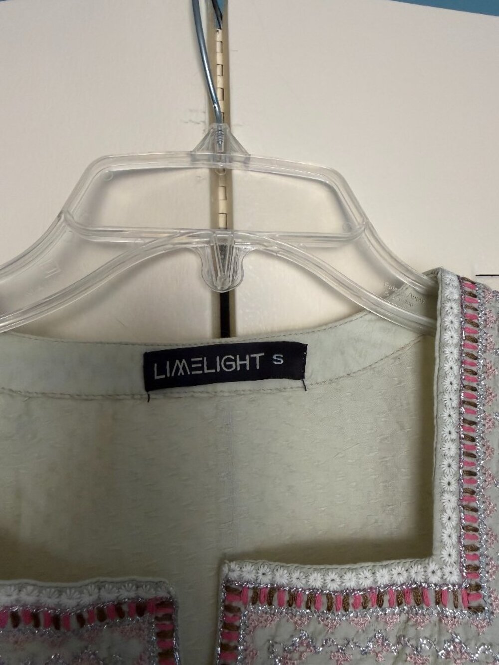 ‘Chikan Kari’ Embroidered Pista/Light Green Linen Top Size S - Picture 3 of 8